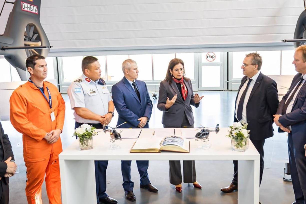 La comitiva voló las dos aeronaves con el objetivo de comprobar si se cumplieron las especificaciones que pidió el Estado de Honduras a la empresa Airbus Helicopters.