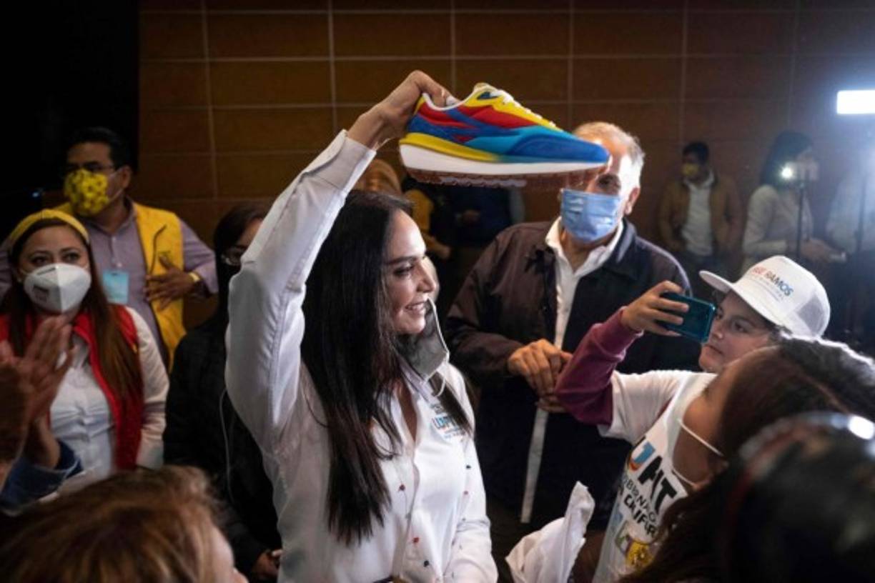 Mejor conocida como Lupia Jones, dirige el certamen que seleccionó a Andrea Meza, actual Miss Universo, aunque su rol empresarial ha estado marcado por controversias pues algunas concursantes la acusan de maltratarlas tras bambalinas.