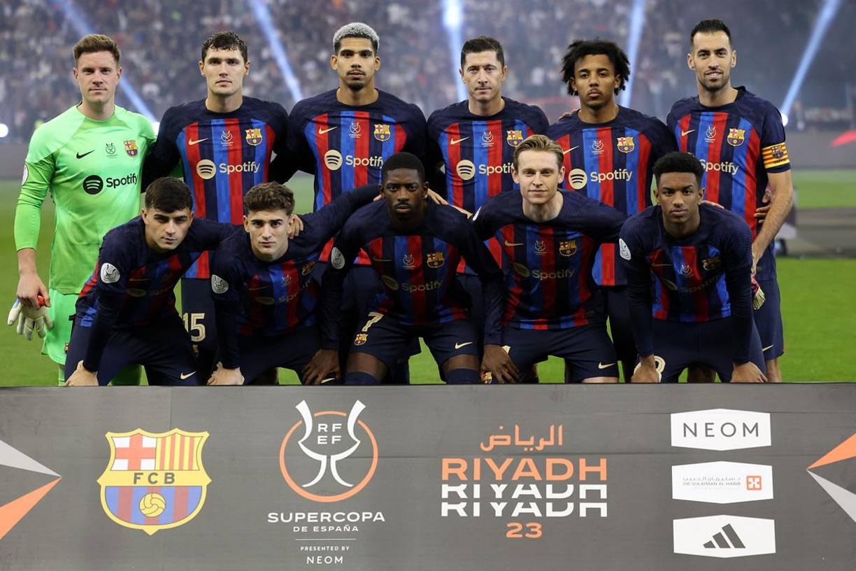 El 11 titular del Barcelona posando antes del partido contra el Real Madrid.