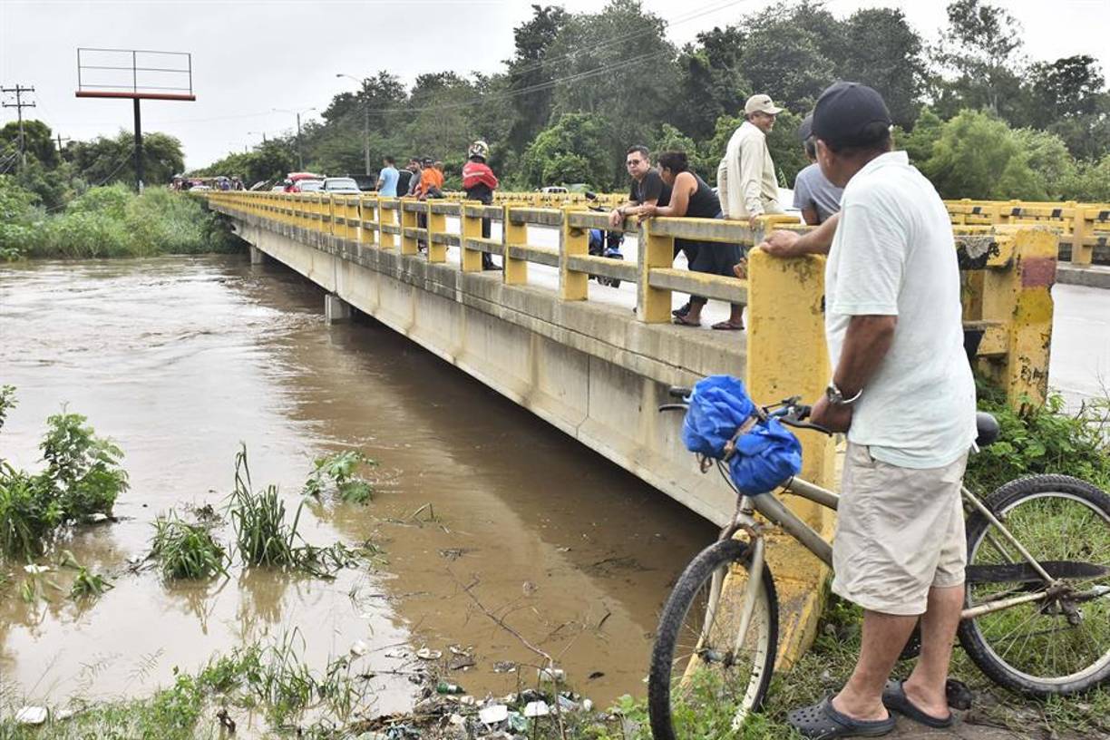 El Centro Nacional de Huracanes de Estados Unidos (NHC) advirtió que la tormenta se fortalecerá en las próximas horas, impulsada por las cálidas aguas del Caribe occidental. 