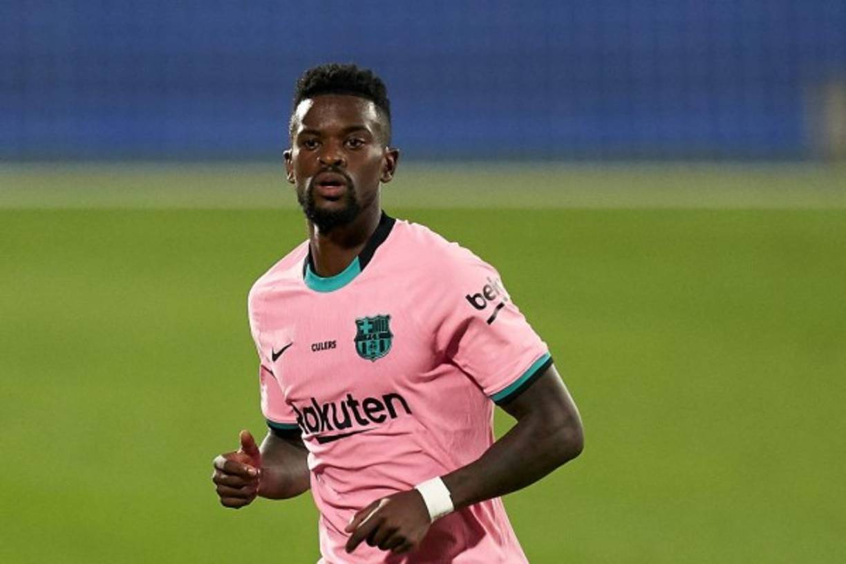 Medios ingleses aseguran que el representante de Nelson Semedo, Jorge Mendes, ha comunicado al Barcelona que tiene una oferta por el lateral derecho portugués y que ese club sería el Wolverhampton, que tiene una estrecha relación con el agente luso.