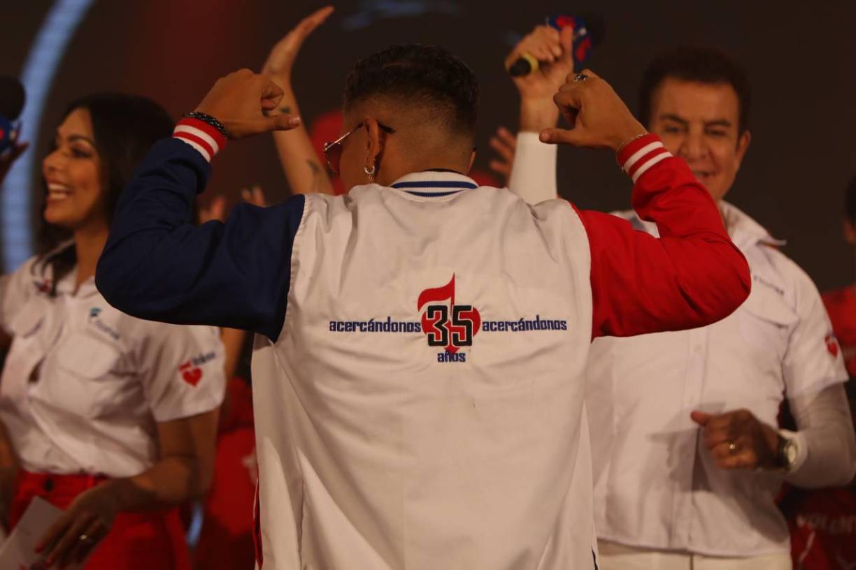 Con el fin de recaudar 70 millones de dólares para poder brindar ayuda a quienes más lo necesitan, la Teletón en sus 35 años recibió su granito de arena de miles de hondureños hasta esta hora.