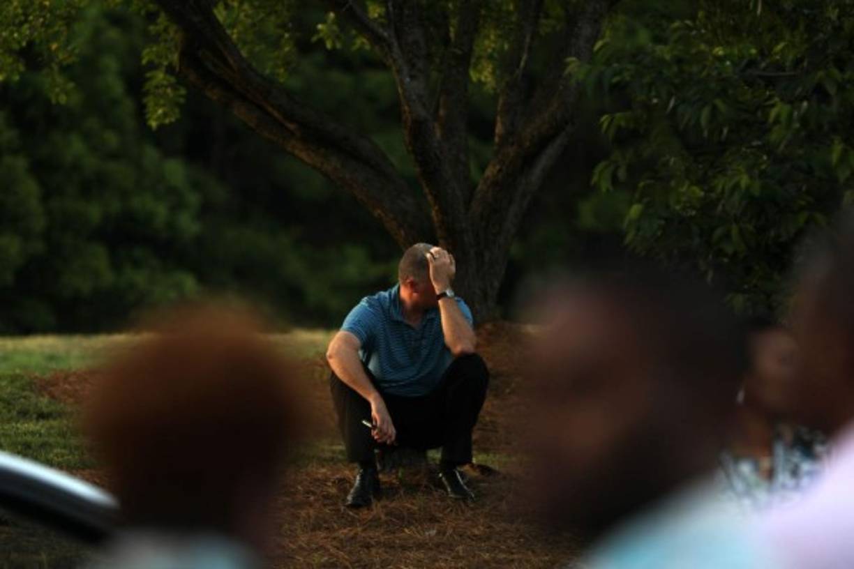 La televisión local WSOC-TV, afiliada a la cadena ABC, reportó que dos personas habían sido asesinadas, mientras que otros dos estudiantes fueron heridos de gravedad y dos más estaban siendo atendidos con lesiones menos serias. AFP