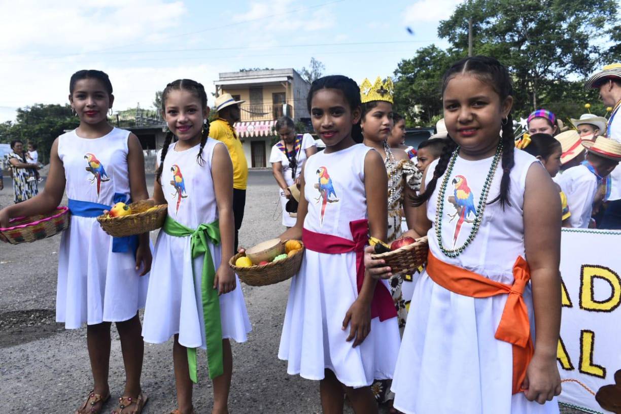 Centenares de gracianos y visitantes de otras partes del país disfrutaron de una mañana cálida y de hondureñidad.