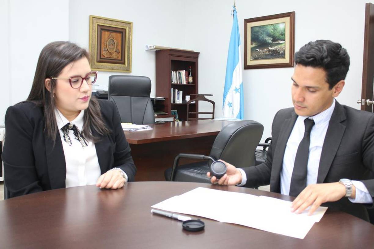 “Me encuentro bien,y agradezco los mensajes de solidaridad. Vamos a seguir nuestra labor de denuncia” concluyó.
