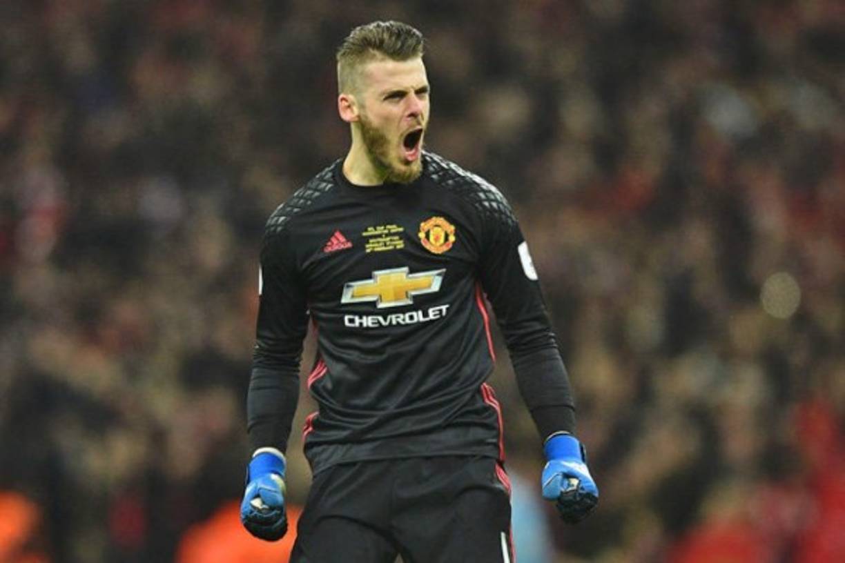 12. David De Gea<br/> <br/>El español David De Gea, portero del Manchester United, es una garantía bajo los tres palos en el equipo inglés. Su gran desempeño lo han llevado a convertirse en el portero deseado en el Real Madrid, traspaso que podría concratarse en el mercado de la siguiente temporada.