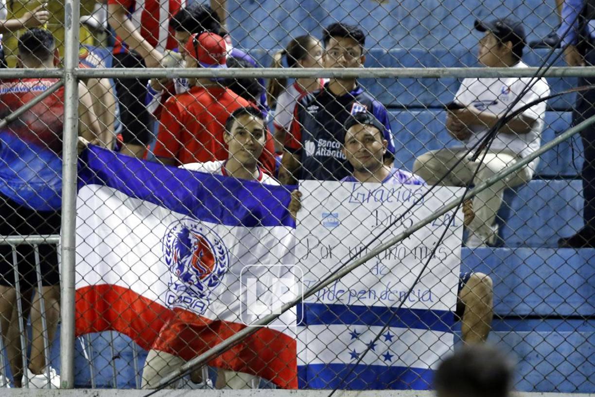 Una gran fiesta viven los olimpistas en el estadio Morazán.
