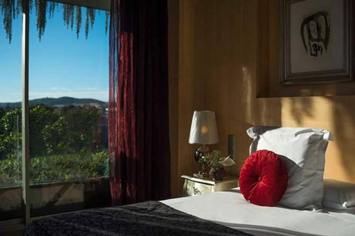 Sus 77 habitaciones, de diferentes categorías, se caracterizan por su amplitud y luminosidad.