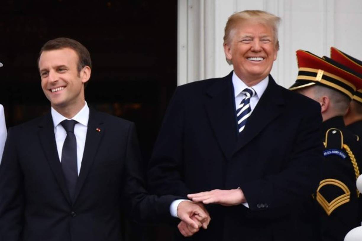 Durante una conferencia de prensa conjunta con su homólogo francés, Emmanuel Macron, en la Casa Blanca, Trump dijo que su propuesta de denuclearización de la península coreana 'quiere decir que (los norcoreanos) deben eliminar sus armas nucleares. Es muy simple'.<br/>