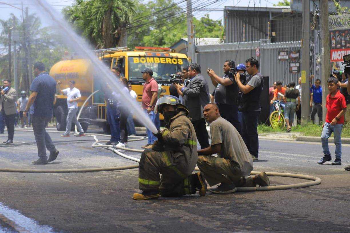 Dramático: llanto por el incendio de restaurante en San Pedro Sula