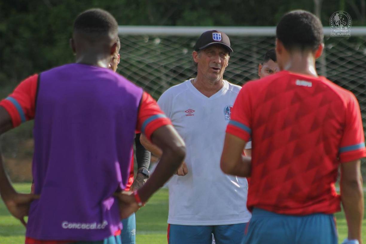 Pedro Troglio es uno de los nombres que suena para dirigir a la Selección de Honduras y en el Olimpia se pronuncian sobre el tema. “Ese es un tema del presidente y no creo que no esté dispuesto, él siempre ha estado dispuesto a hacer lo mejor por la Selección, y si la llegada de Troglio puede hacer que la Bicolor tenga éxito, no tenemos la menor duda que el presidente aceptaría”, dijo el vicepresidente de León, Osman Madrid.