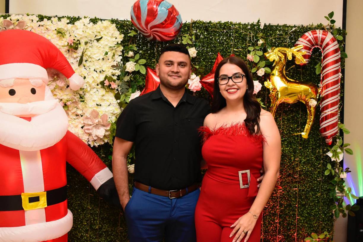Hoy, cuentan con sucursales no solo en El Progreso, sino también en San Pedro Sula, Cortés, y Tela, Atlántida. Luis Laínez e Ibeth Santos posando en la velada.