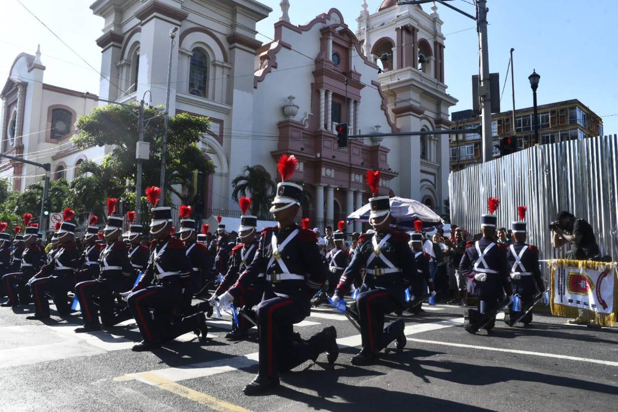 ¡Civismo, alegría y belleza! Las mejores postales de desfiles en SPS