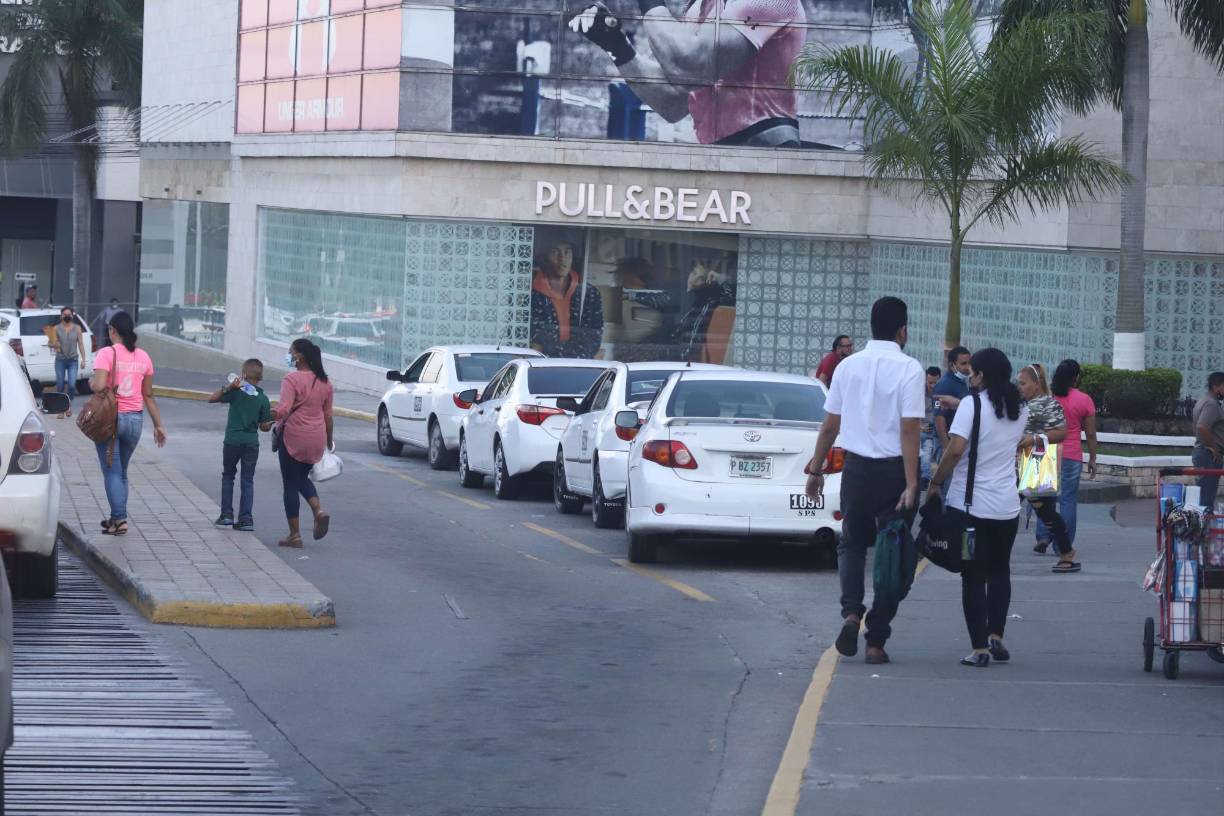 ”La gente lo ve de menos a uno porque es estudiada y uno gana más que cualquiera que trabaja en una oficina y lo mejor es que soy mi propio jefe”, ¿qué hondureño no ha escuchado esa aseveración de algún taxista?