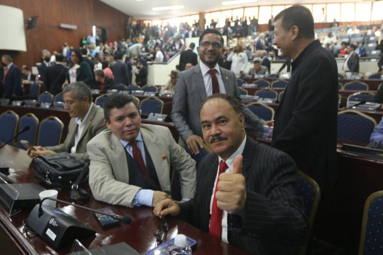 Congresistas de Libertad y Refundación hicieron su ingreso paulatinamente al Legislativo. 