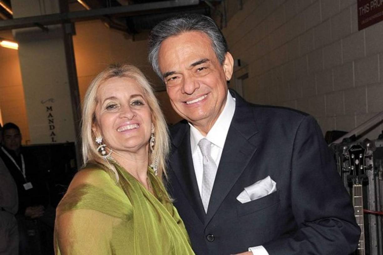 “Hoy no veo el programa”; “¿Van a entrevistar a los hijos mayores de José José también?”; “Solo a esta señora pueden preguntarle todo”; “Vergüenza que la busquen para hablar de José José”; “No tienen vergüenza”; “Qué necesidad”; “No escucharon el audio en el que José José no confiaba en ella”, son algunas de las reacciones de los usuarios.