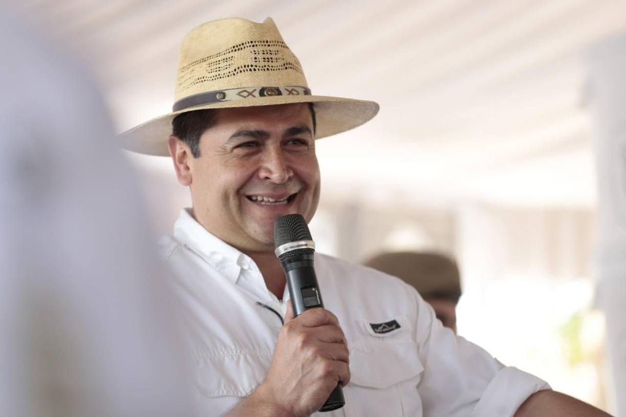 El exgobernante es acusado por la justicia estadounidense por tres delitos asociados al tráfico de drogas. Su caso se dirime en la Corte del Distrito Sur de Nueva York, donde decenas de hondureños acusados por delitos similares, incluido su hermano, Juan Antonio, han tenido en la Fiscalía y jueces a sus verdugos, siendo condenados incluso a cadenas perpetuas.