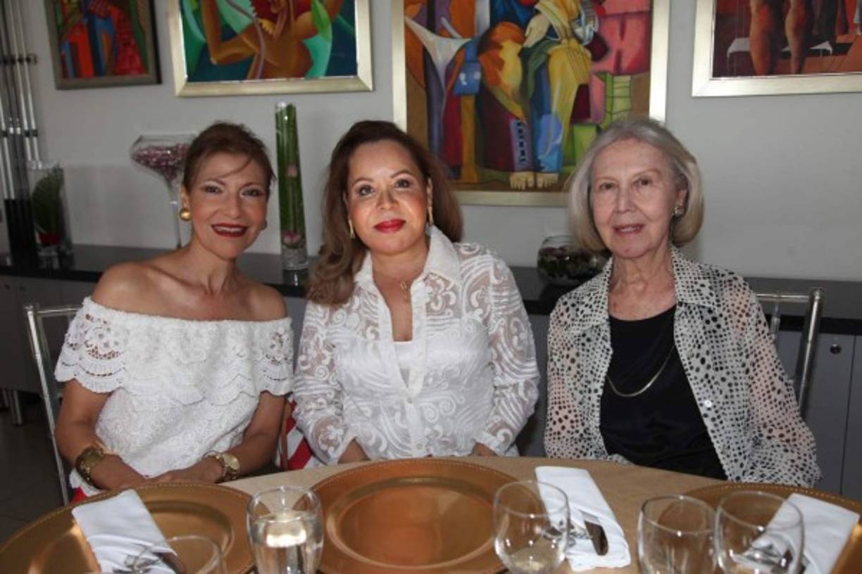 Florencia Bertrand, Marlene Lagos