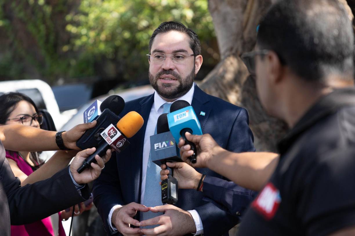 En tal sentido, Luis Zelaya tildó de “cómplice” a Jorge Cálix: “¿O no estuviste cerca en 2013?”, insinuó. 