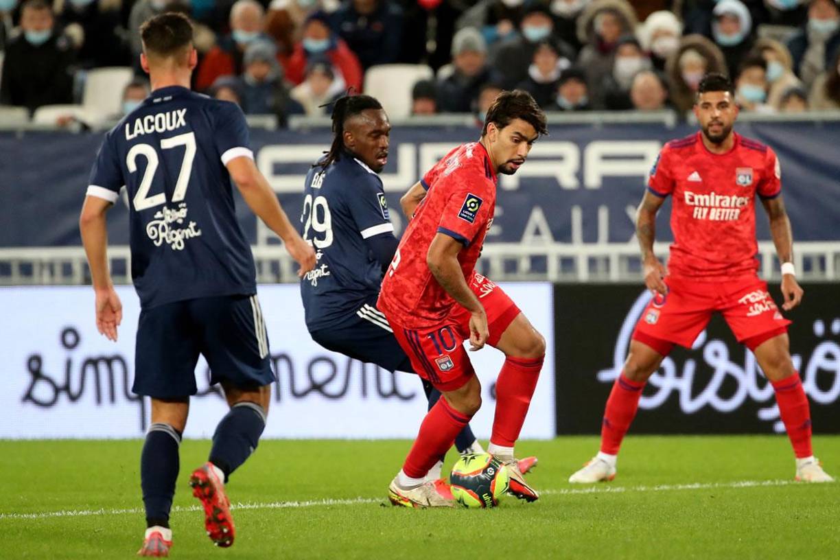 El atacante catracho superado en la posesión por el brasileño Lucas Paquetá.