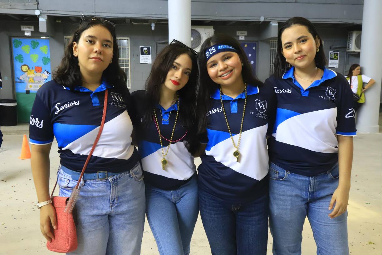 Daniela Pinto, Rachell Aguilar, Andrea Padilla y Karen Almendáres