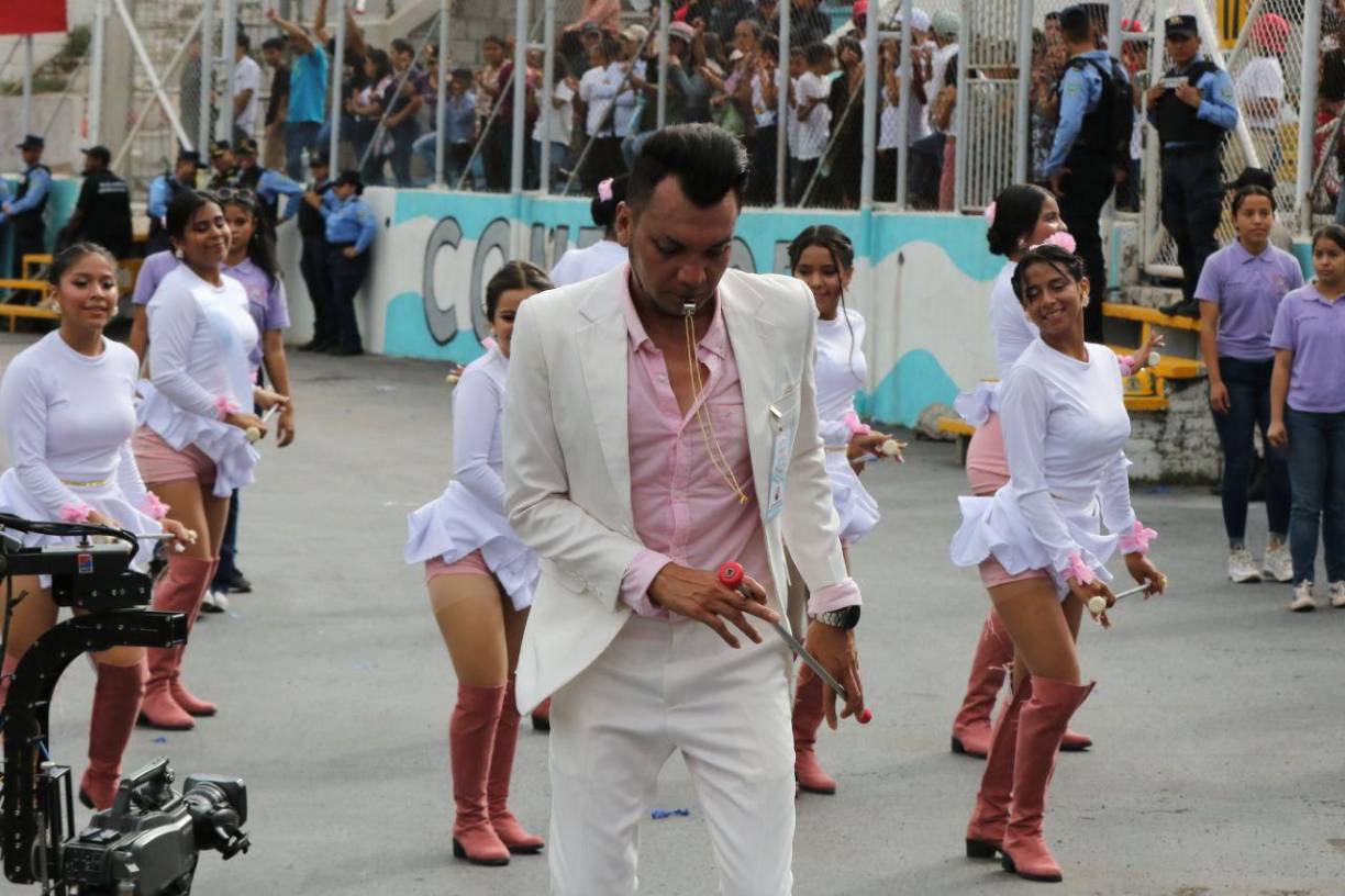 Se trata del cuadro de palillonas del Instituto Rafael Pineda Ponce de Tegucigalpa. 