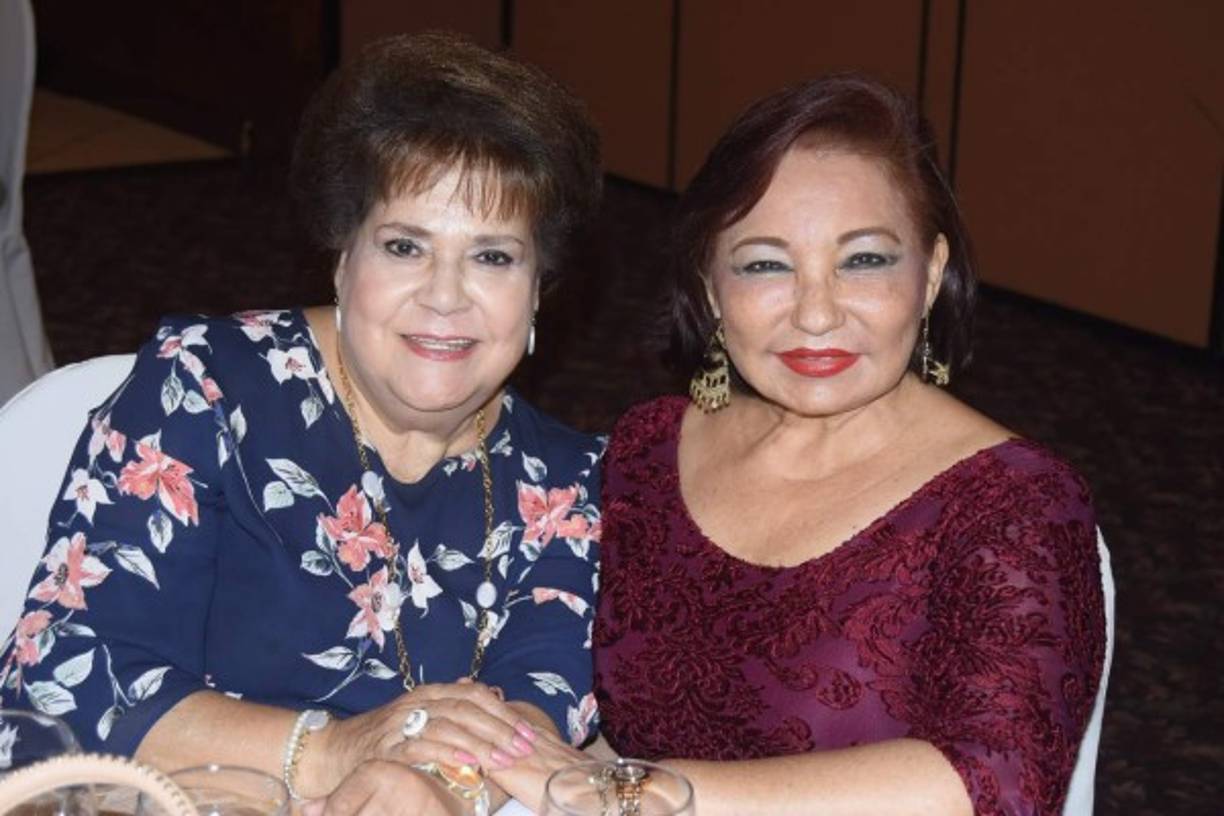 Elena Assaf y Gabriela Mejía.