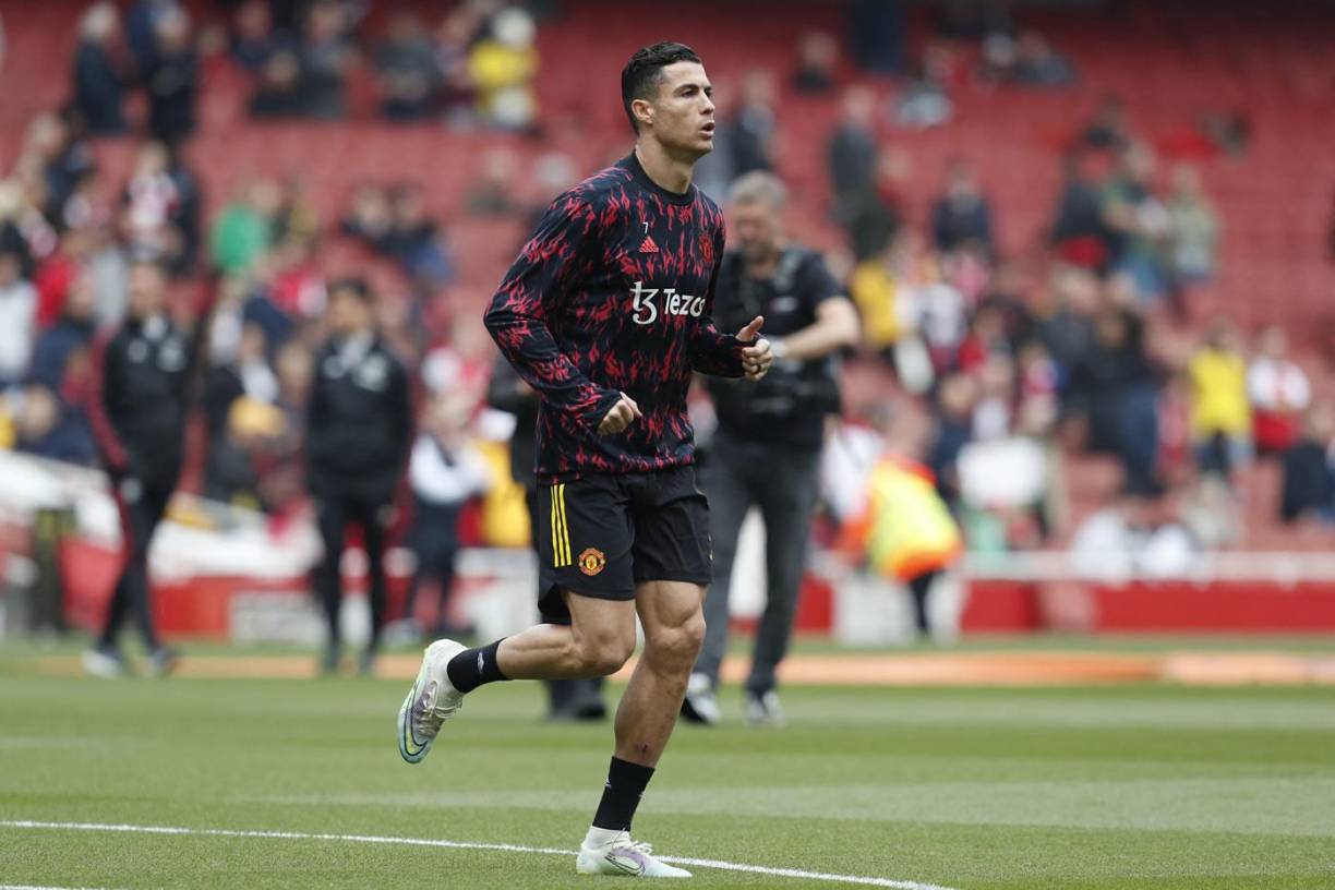 Cristiano Ronaldo, baja ante Liverpool a mitad de semana por la muerte de su hijo, se volvió a vestir de corto y jugó con el Manchester United de titular frente al Arsenal.