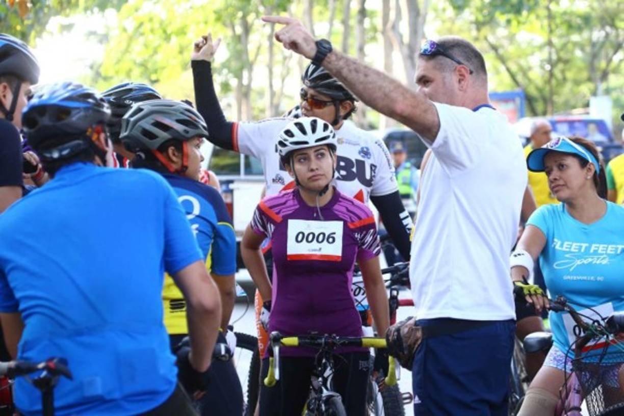 Los sampedranos se movilizaron muy termpano para participar del programa.