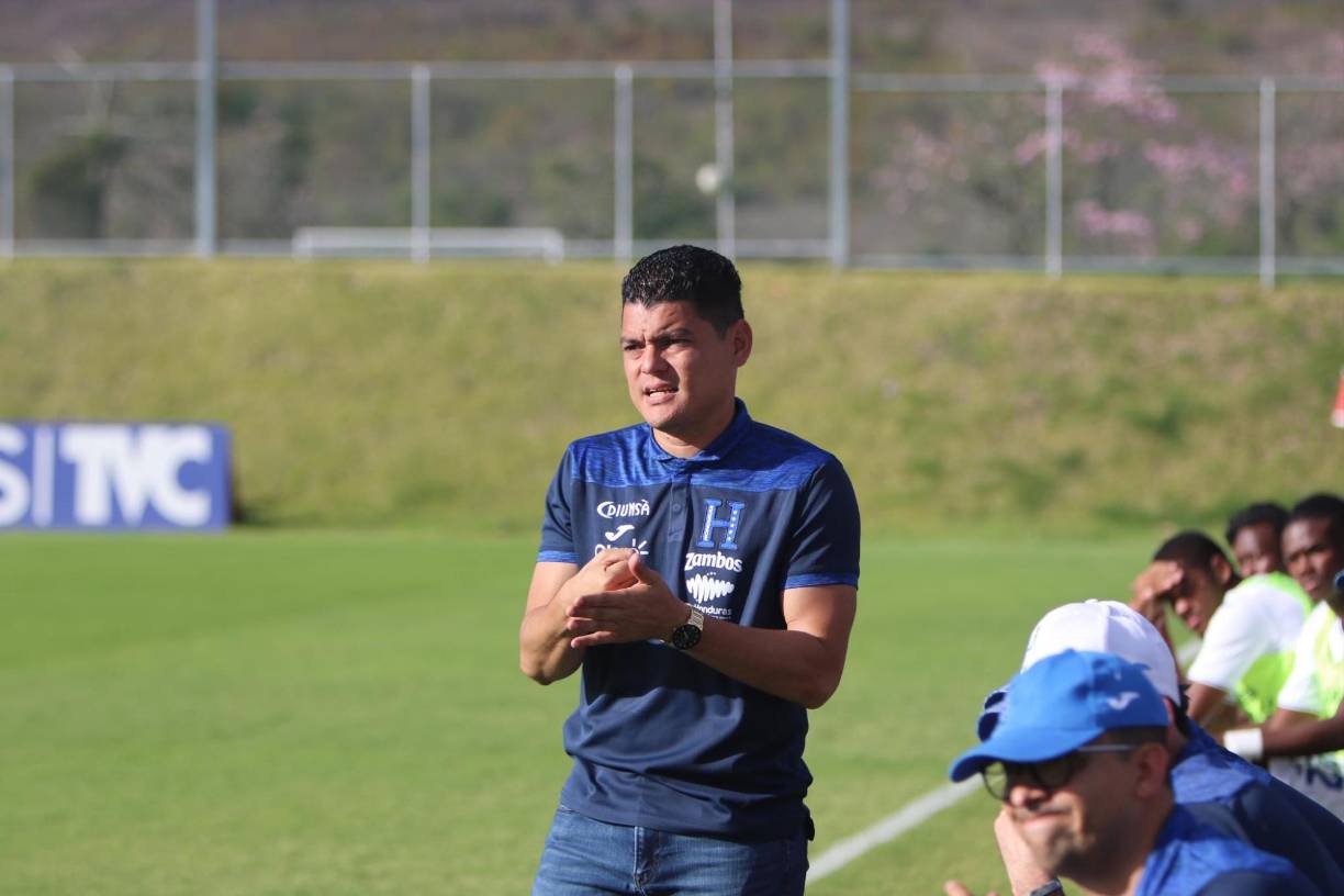 El entrenador Luis Alvarado de la Sub-20 de Honduras ha sorprendido al incorporar a nuevos jugadores de cara al Mundial Sub-20 de Indonesia que comenzará el próximo 20 de mayo.