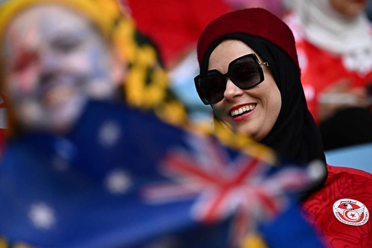 La ‘marea roja’ se roba el show y bellezas en Túnez-Australia