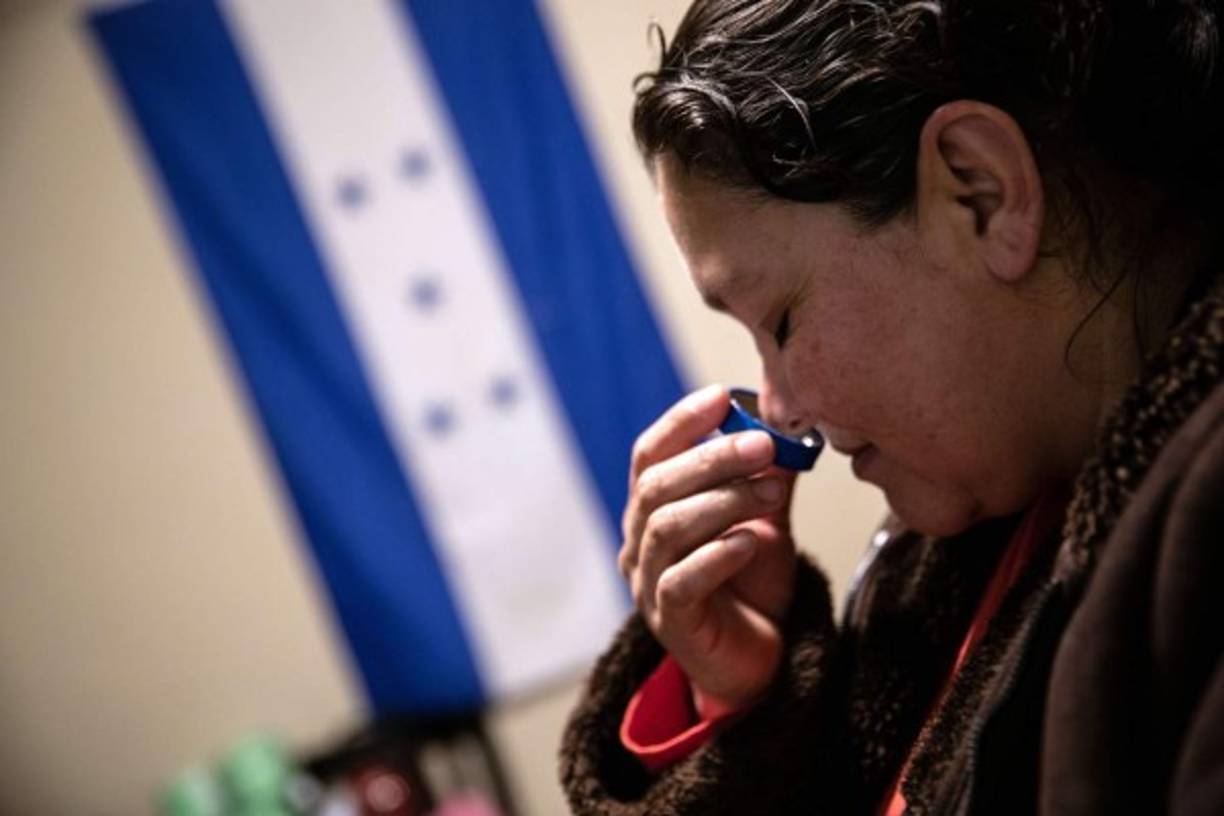 Una familia de inmigrantes hondureños pasa días difíciles en un apartamento rentado en Long Island, Nueva York, tras presentar los síntomas del coronavirus. Sin documentos, los inmigrantes no tienen acceso a tratamientos médicos en los hospitales ni a las pruebas del Covid 19.