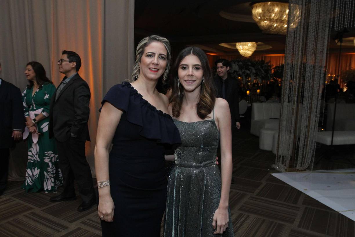 Giselle Hasbun y Valeria Canahuati