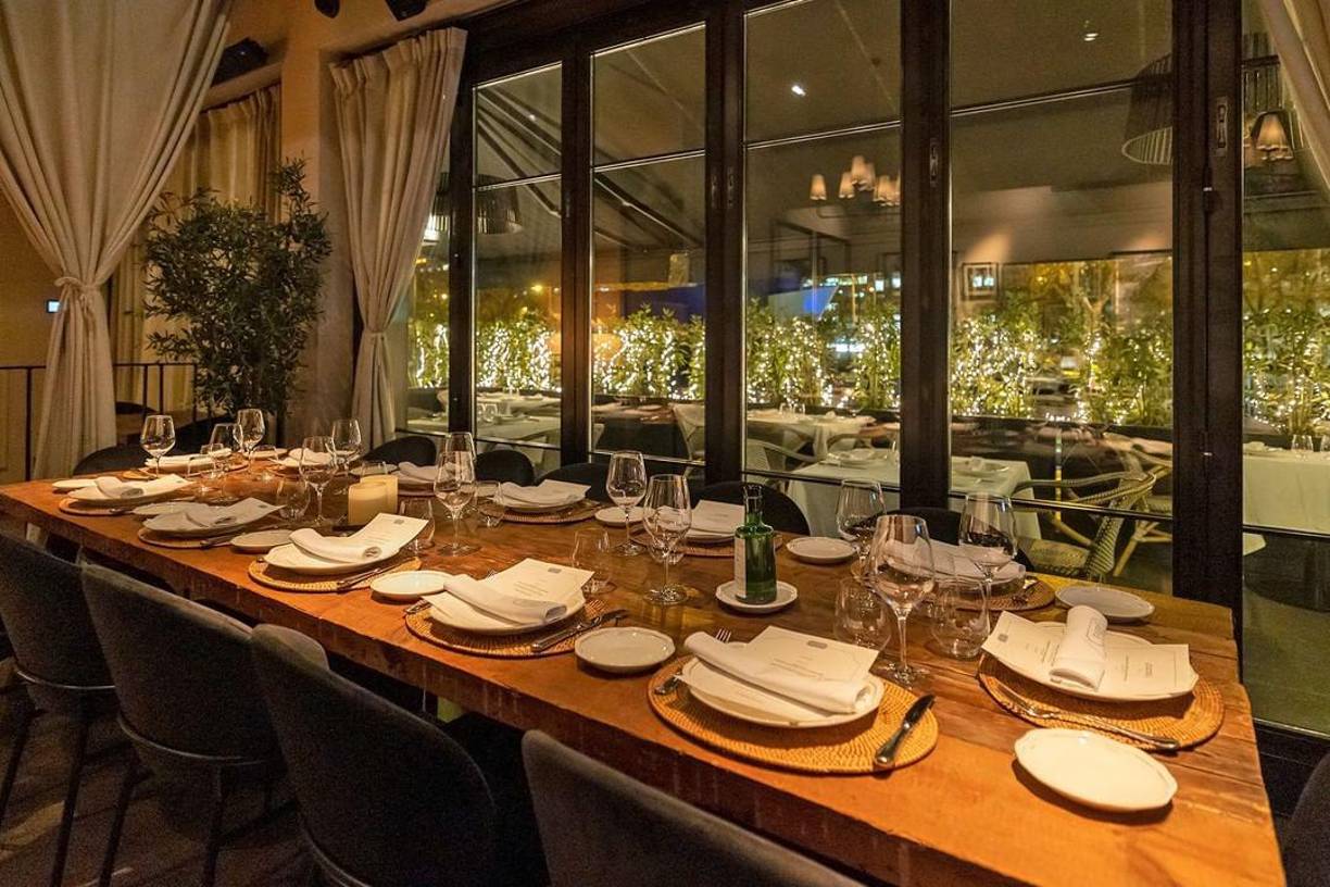 No es un restaurante italiano cualquiera, sino que a través de su carta buscan <b>recordar a los clientes la Italia de los años 50 y 60</b>. Esto se debe a la combinación de las materias primas tradicionales con las técnicas y la creatividad del chef encargado: <b>Emiliano Celli.</b>