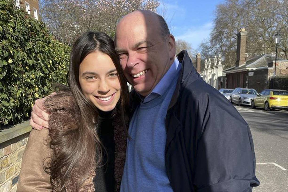 Tras cuatro días de difícil búsqueda debido a la profundidad, que no permitía que los buzos estuvieran más de 12 minutos sumergidos, sólo quedaba encontrar a Hannah, tras haber recuperado los cuerpos del presidente del banco Morgan Stanley International, Jonathan Bloomer, y de su esposa Judy, y el abogado del empresario, Chris Morvillo y su mujer Neda.