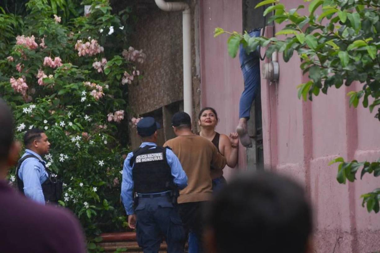 Sin embargo, cuando los paramédicos llegaron al lugar, confirmaron que el joven ya había fallecido. 