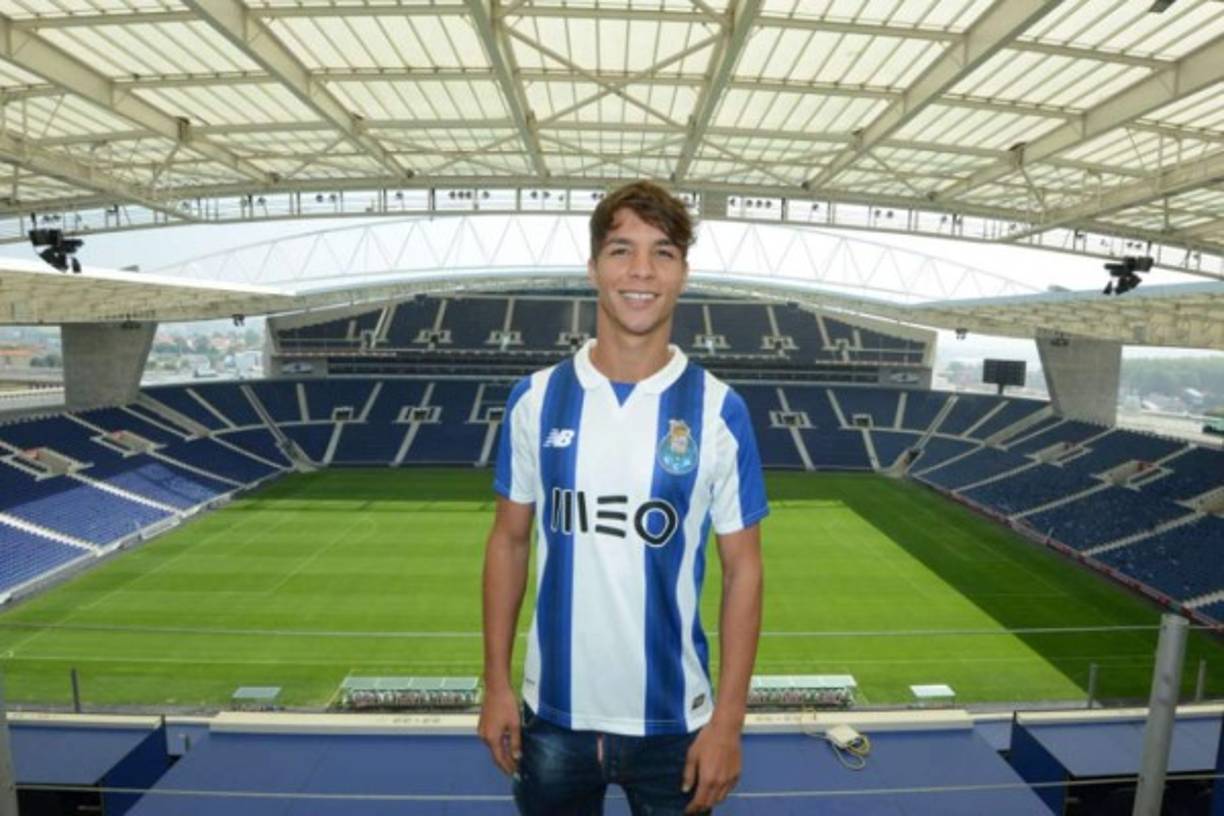 Óliver Torres cedido al Porto. El Atlético de Madrid ha confirmado que el mediapunta canterano jugará esta temporada como cedido en el equipo portugués, donde ya militó hace dos temporadas.