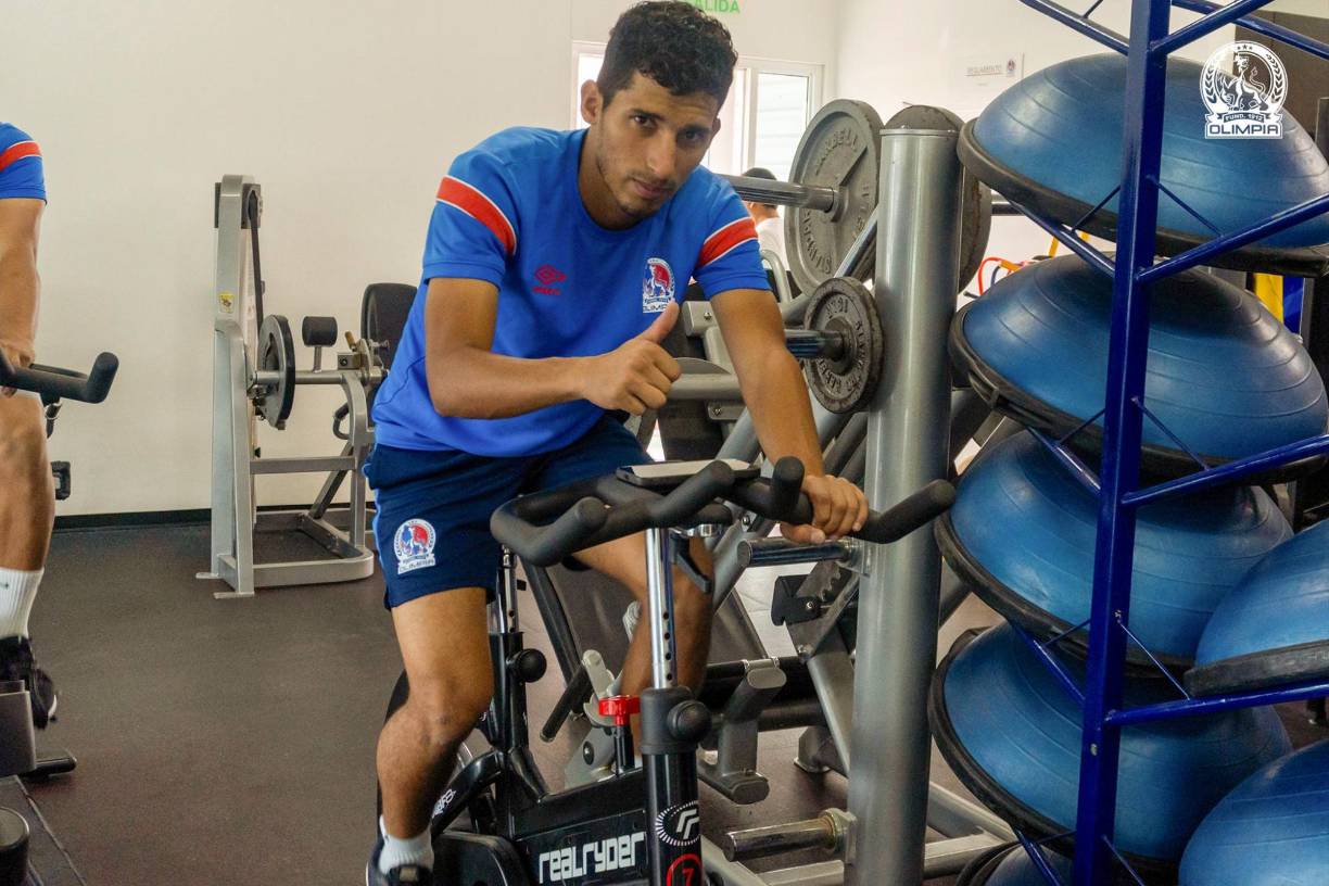 El extremo izquierdo José Mario Pinto en los trabajos de gimnasio.