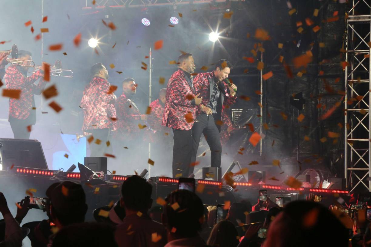 El espectáculo concluyó con éxito. 