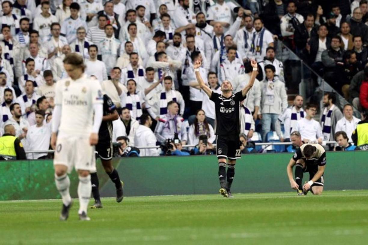 La falta de puntería volvió a condenar a un equipo blanco que estrelló dos balones en el poste. Ajax le pasó por encima al Real Madrid en el propio Santiago Bernabéu.