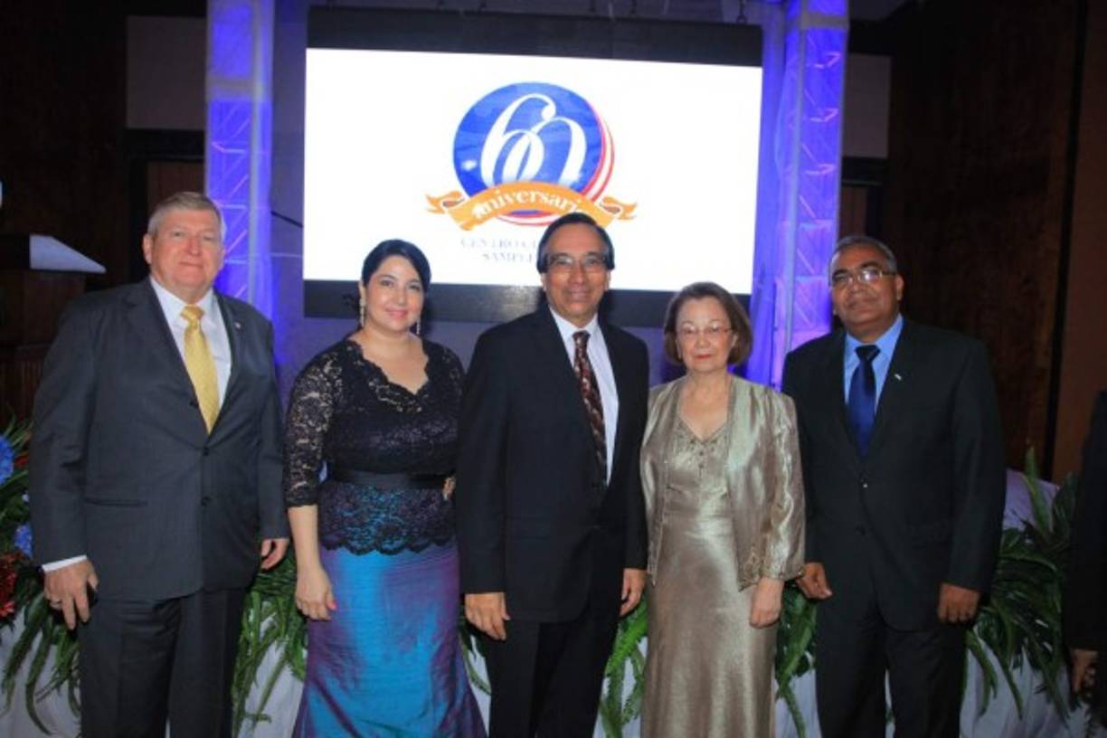 John Rodgers, Francia Quintana, Víctor Manuel Rodríguez, Martha Valenzuela y Ricardo Irías.