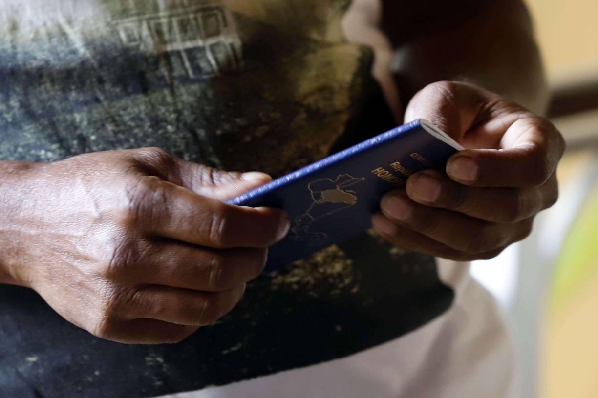 Pero, aún así, los hondureños comenzaron a dudar de si su documento tiene validez a pesar del error ortográfico.