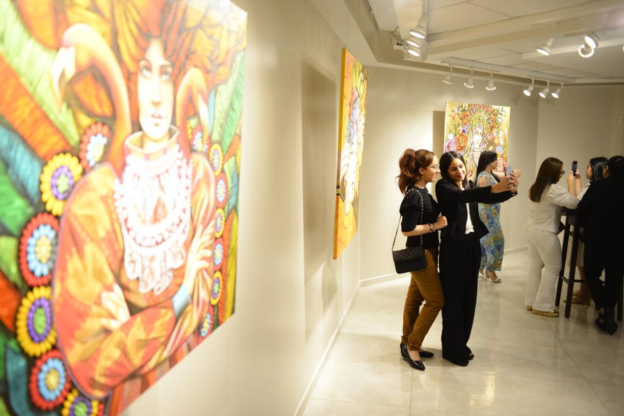 La exposición consta de 14 obras, misma que estará disponible de forma gratuita y abierta al público a partir del jueves 7 de diciembre hasta el 15 de diciembre, retornando del 2 al 20 de enero del 2024. En horario de oficina. Las personas que estén interesadas en visitar la exposición pueden contactarse al correo: eventosculturales@centrocultural-sps.com para reservar su recorrido. 