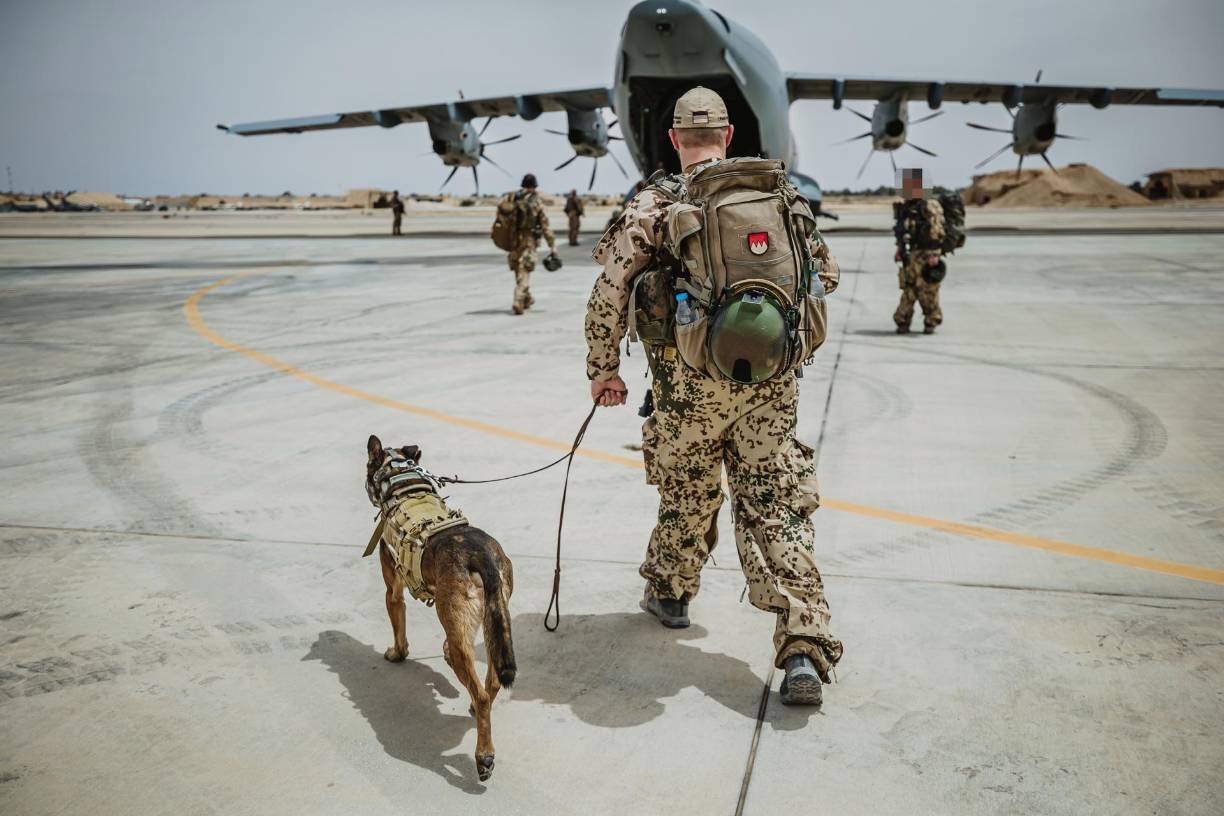 Más de 420 personas murieron y 3.700 resultaron heridas hasta ahora, según la Organización Mundial de la Salud (OMS).