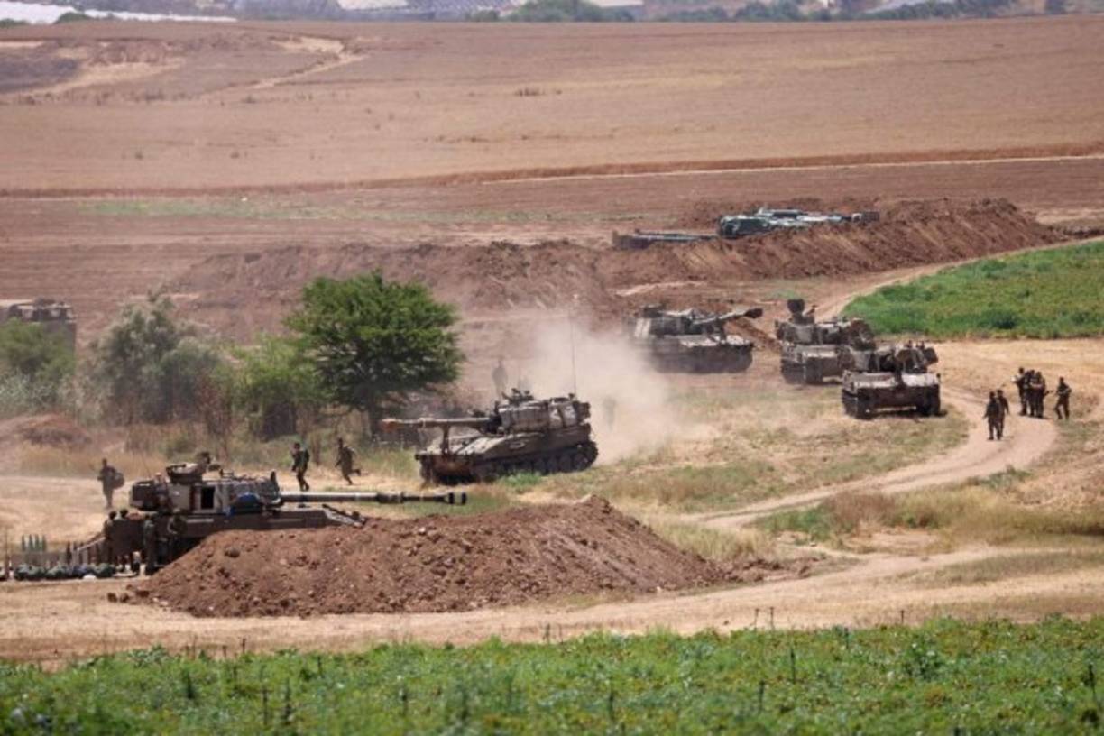 Los disturbios en la explanada, tercer lugar santo del islam, fueron la culminación de fuertes tensiones y enfrentamientos en Jerusalén Este, debido, sobre todo, a la amenaza de expulsión de familias palestinas a favor de colonos judíos en un barrio de la Ciudad Santa.