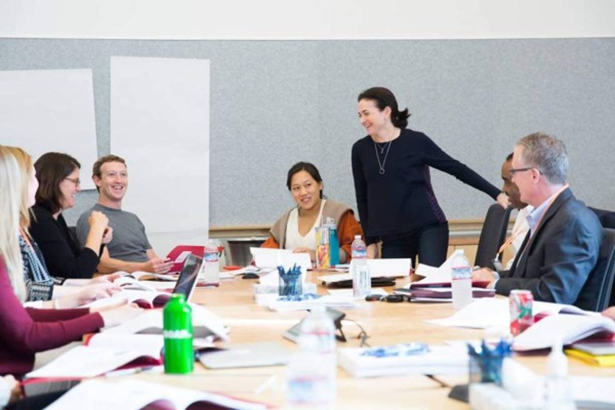 Mark es uno de los hombres más ricos del planeta. “En nuestro ultrasonido, ella me hizo un 'me gusta' con el dedo pulgar hacia arriba', aseguró el pasado agosto.