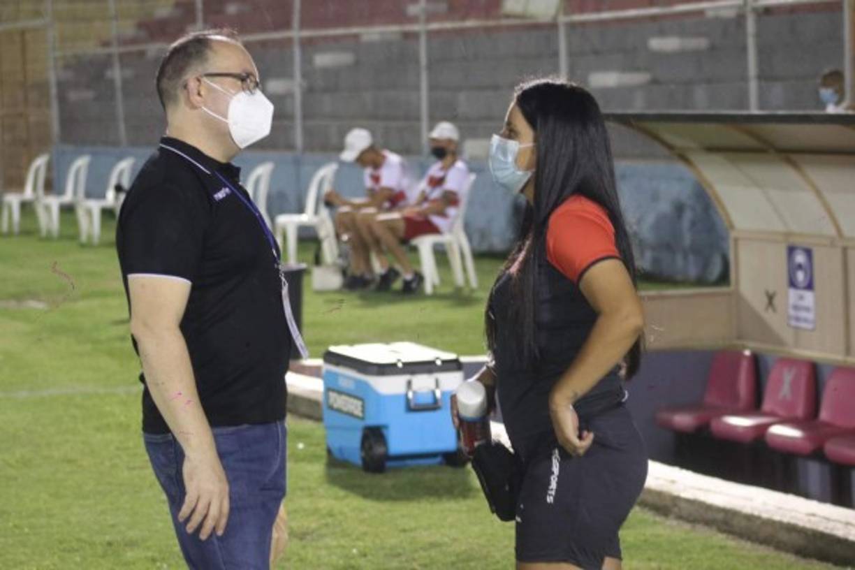 Heidy Salgado es la guapa fisioterapeuta del Vida. La chica cautivó con su belleza.