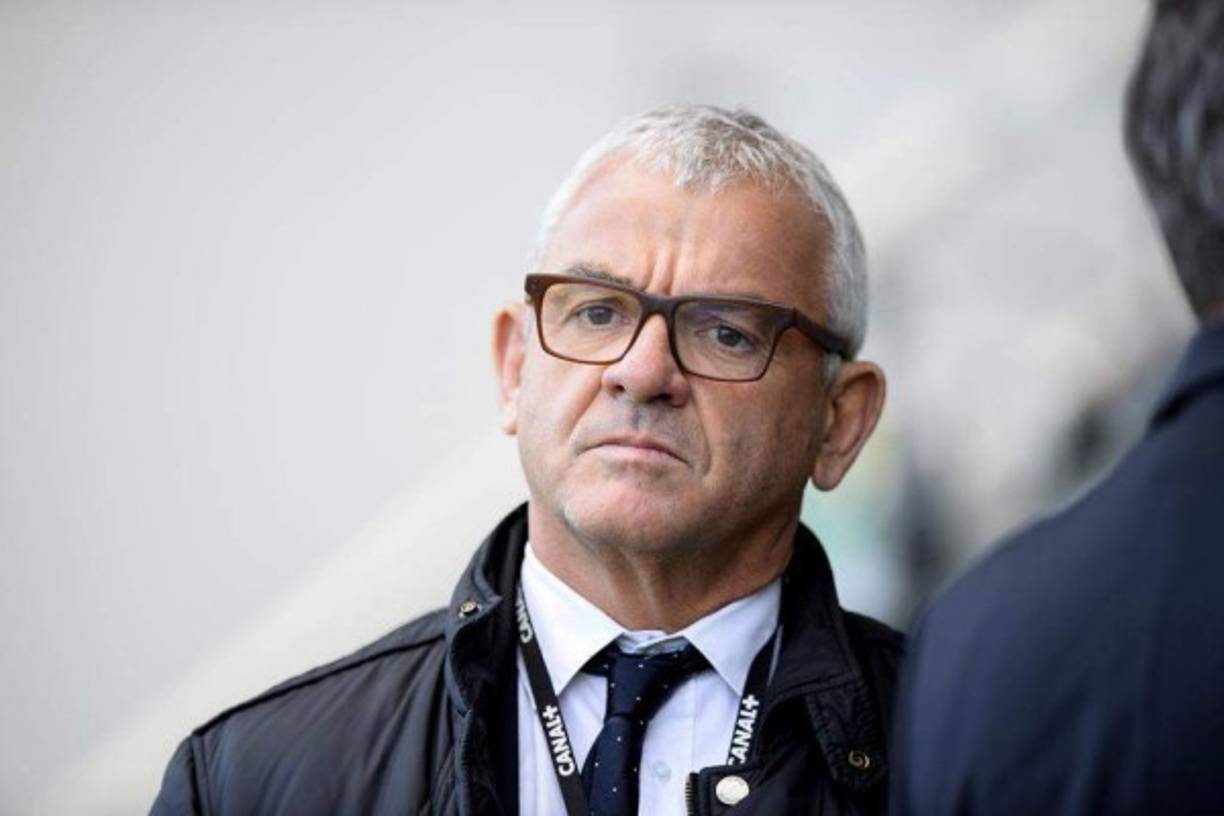 Olivier Rouyer: Hasta 2008 se volvió a conocer la confesión de un futbolista gay. El jugador y entrenador francés Olivier Rouyer a diferencia de los demás, lo hizo cuando ya estaba retirado de las canchas. Tenía 52 años y era comentarista de televisión cuando reveló a L’Equipe: “Si, soy gay. Inicialmente me escondí, pero me enamoré y me cansé de mentir'.