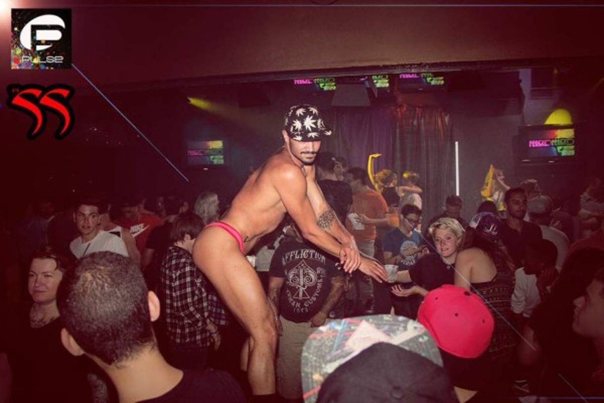 En el club hay shows de todo tipo.