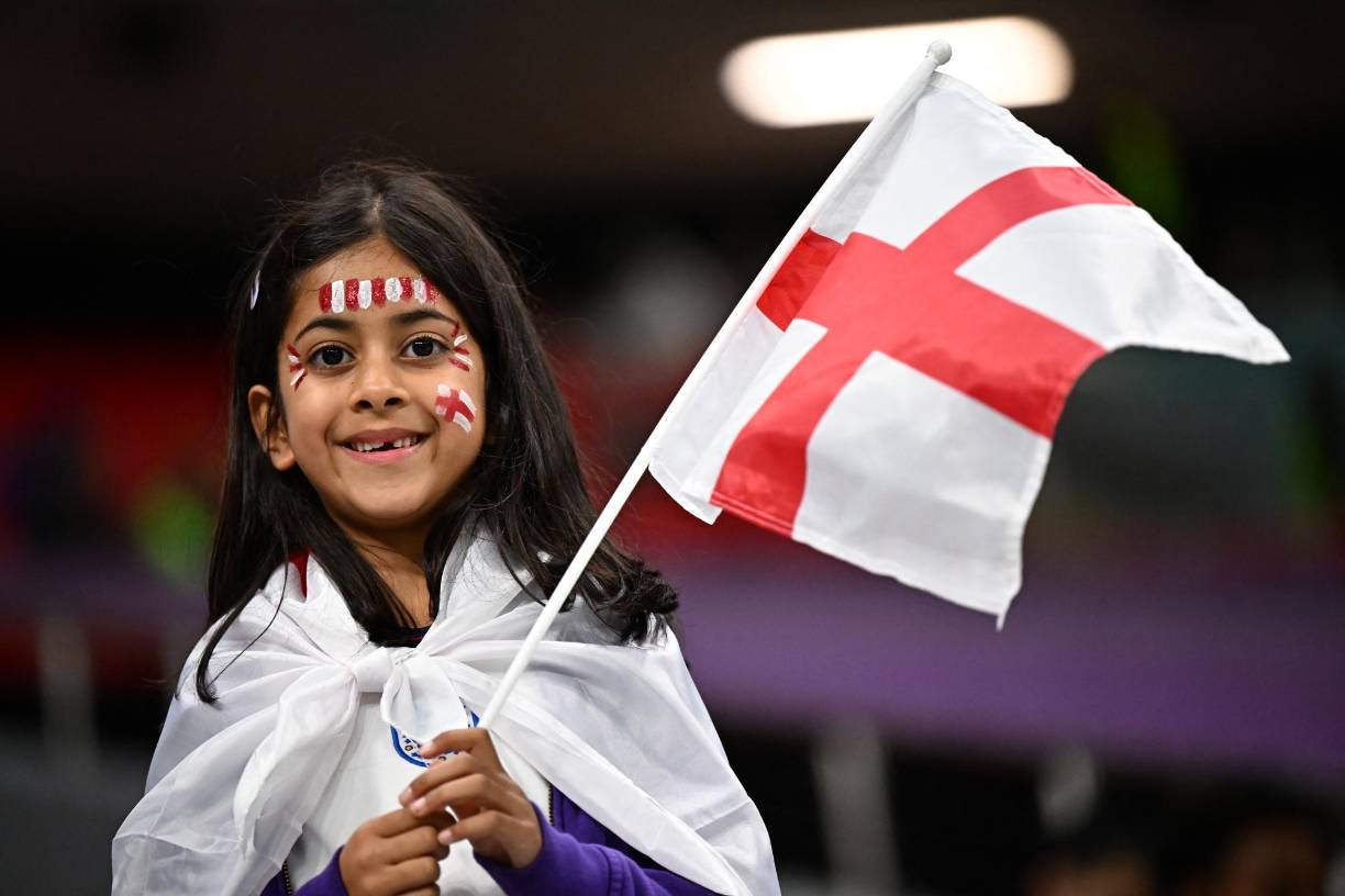 Y también las pequeñas aficionadas que apoyan a Inglaterra en Qatar.